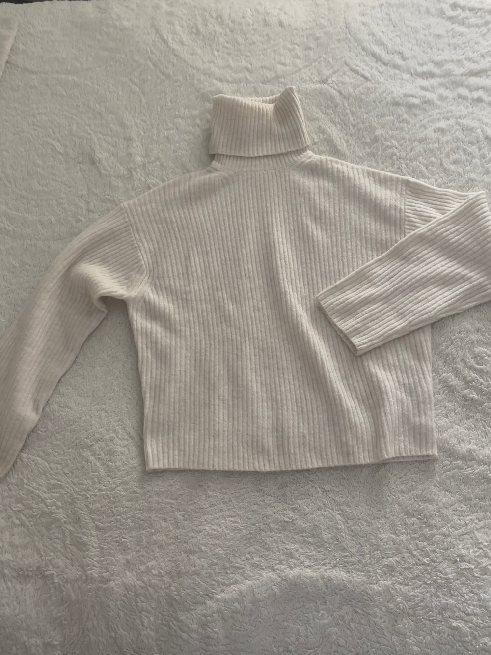 H&M Cream Ribbed Turtleneck Sweater